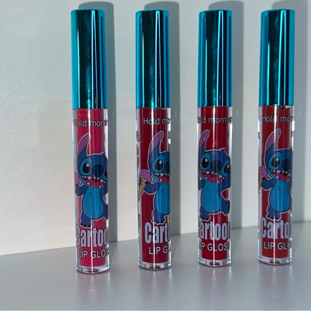 Cute Stitch mate lipgloss  ( pack ) 🩵